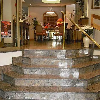 Hotel Le Grand 4*