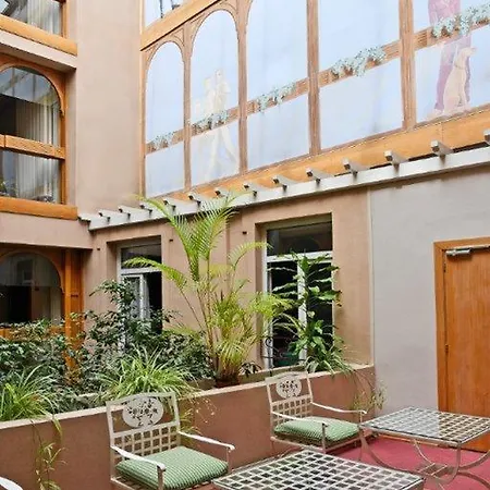 Hotel Le Grand 4*