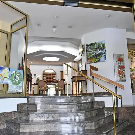 Le Grand Hotel 4*
